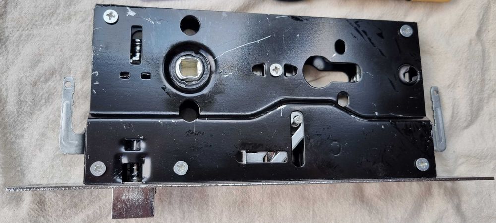 Брава серия Уют R за входна врата + патрон - чисто нови