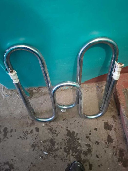 Продам полотенце сушитель змейка