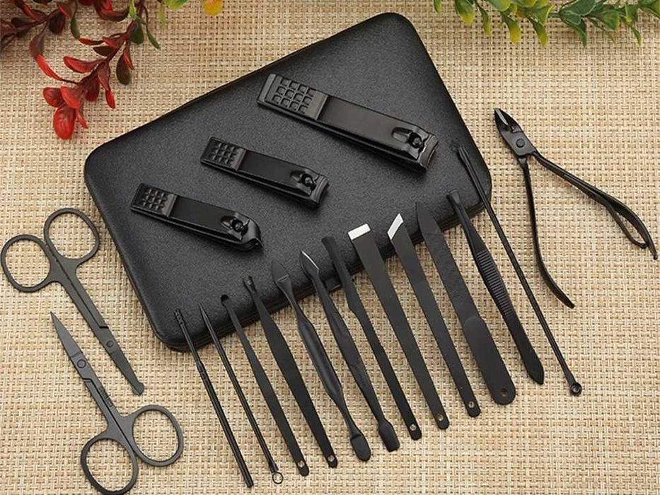 Set manichiura pedichiura 18 piese foarfeca unghii cleste pile