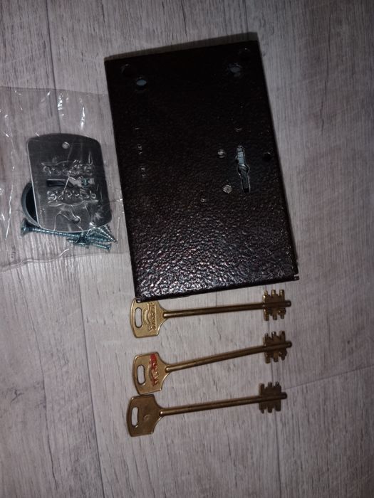 Продам дверной замок Эльбор,