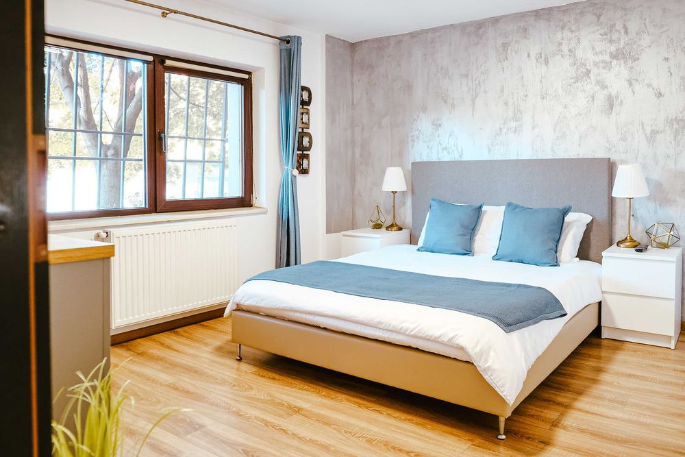 Apartament 4 camere, parter + demisol 130 mp, lângă Complex Studențesc, garaj