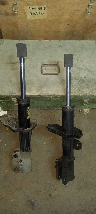 аммотризаторы ласетти передние 2 шт   б.у.