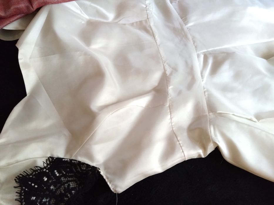 Rochiță albă și diafană