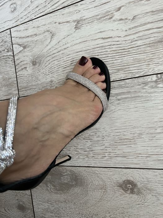 Босоножки почти новые