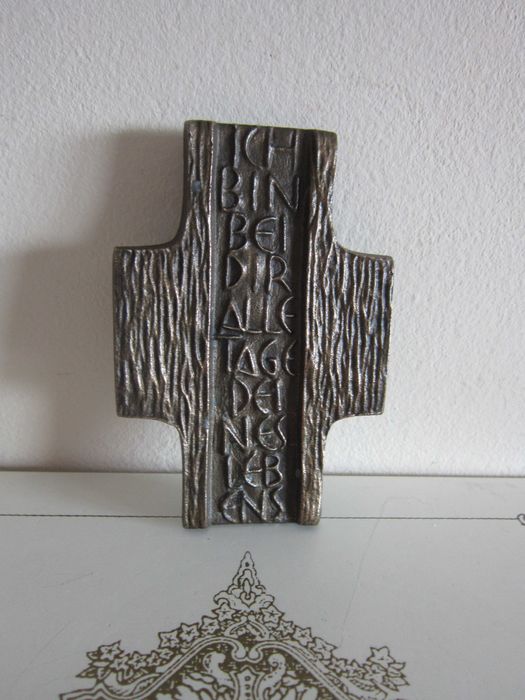 cadou rar Crucifix Cruce Mid Century bronz masiv Germany 1950