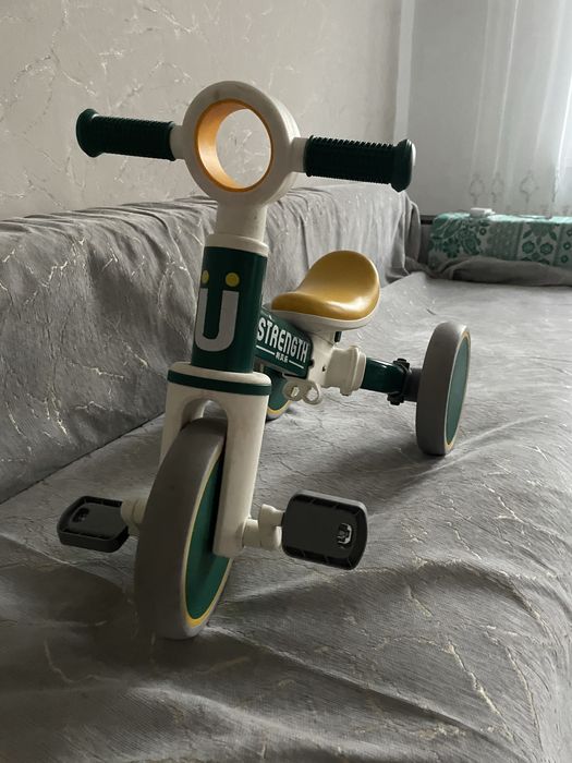 Беговел - велосипед в отличном состоянии