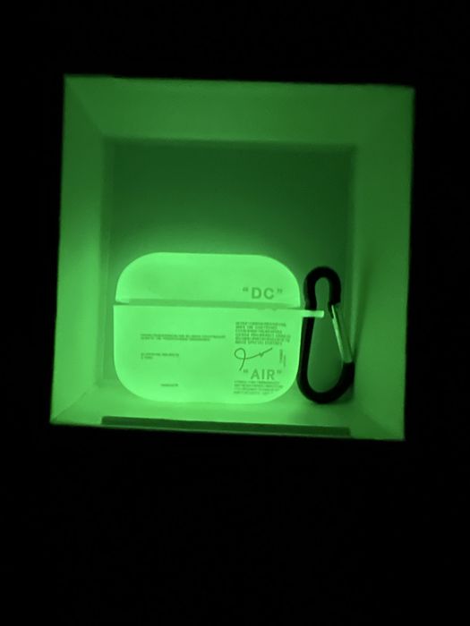 Запечатани APPLE AirPods Pro 2 2nd Gen (USB-C)