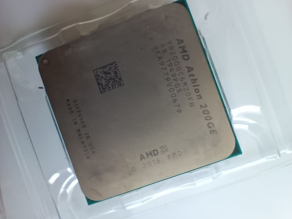 Процессор  amd Athlon 200ge