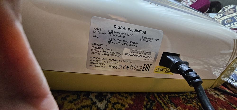 Зудлик билан сотилади инкубатор Rcom