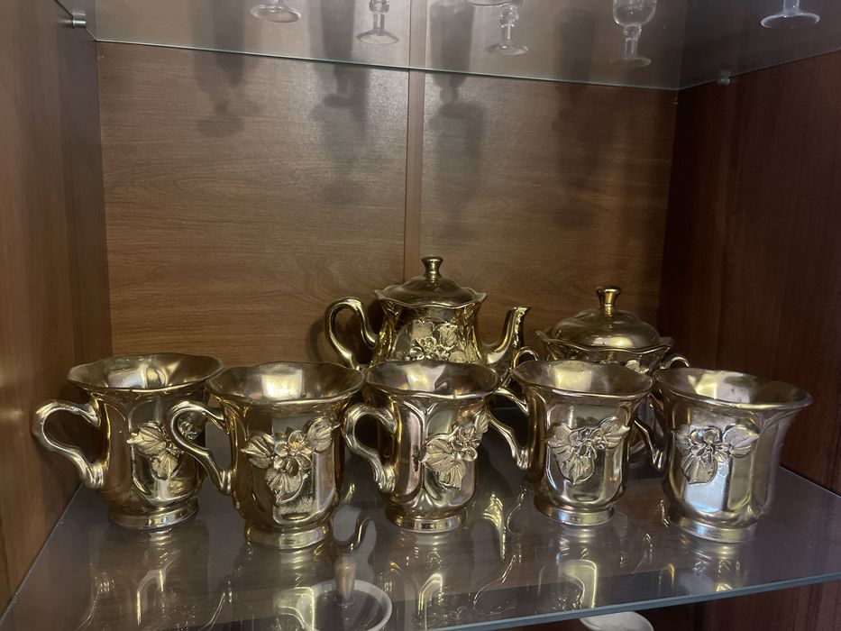 Продам раскошный сервиз