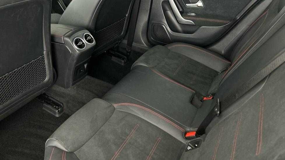 MERCEDES-BENZ A-Class 2022 — imagine 5
