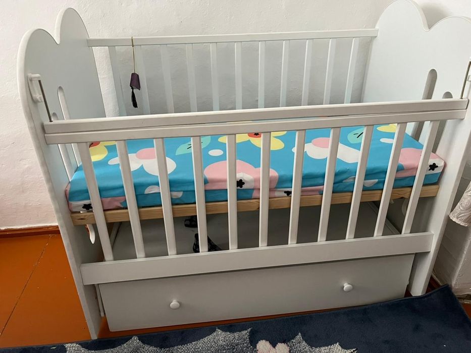 Детский кроватка. Манеж