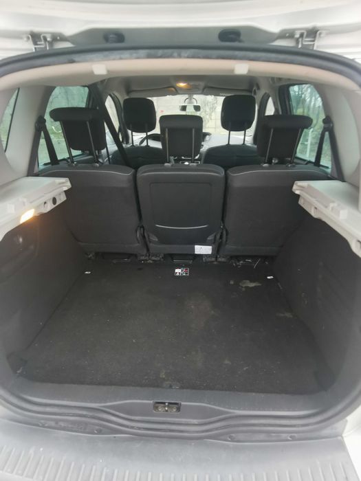 Autoturism Renault scenic