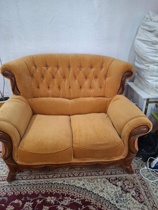 Диван в хорошем состоянии