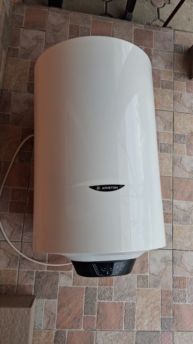 Boiler ariston 80 litri folosit un an