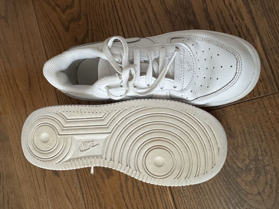 Спортни обувки за момиче