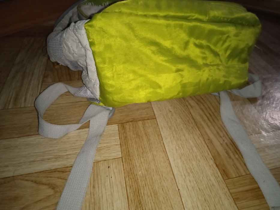 ПРОДАМ ДЕТСКИЙ РЮКЗАК для девочек школьный ! Зелёный. Б/у. С рисунком.