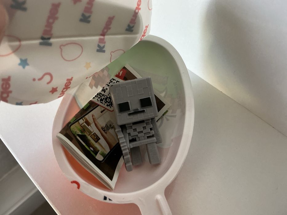 Фигурки майнкрафт киндер джой minecraft kinder joy