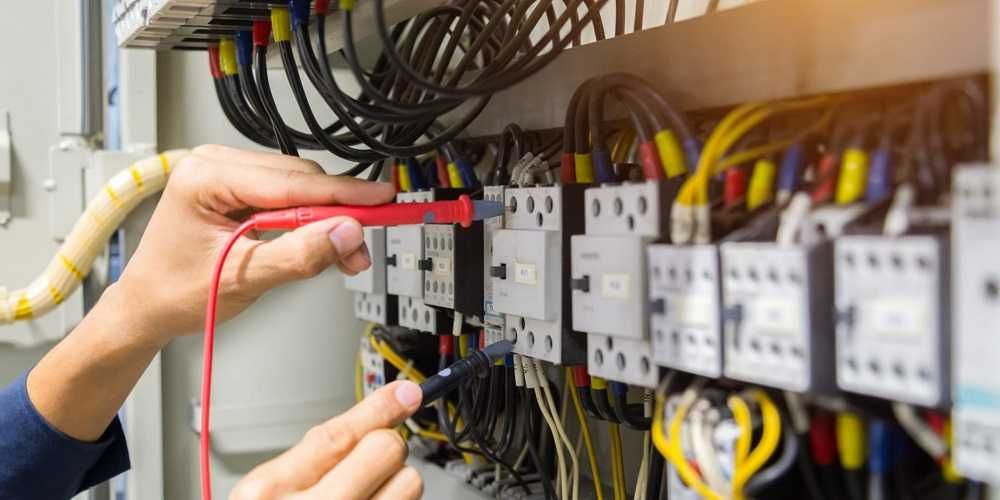 Vand partea electrica, sigurante, cabluri tot ce d shaormerie/kebab