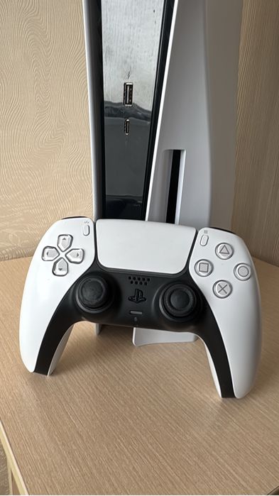 PlayStation 5 с дисководом