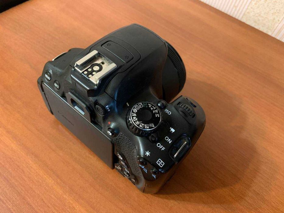Фотоаппарат Canon 650D
