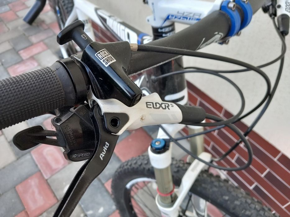 Bicicleta CARBON roți 26.
