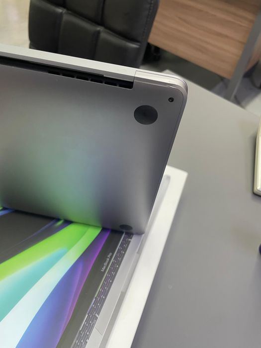MacBook Pro M1 13-inch 8/256GB