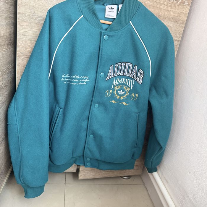 Jacketa adidas noua