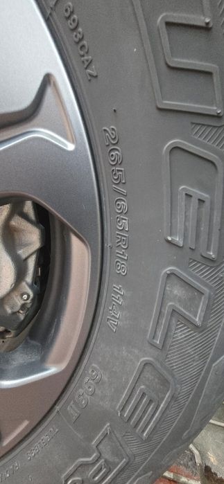 Продам покрышки от Тойота