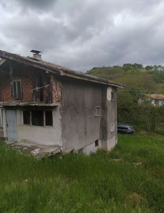 Продава къща в с.Пиперево общ.Дупница