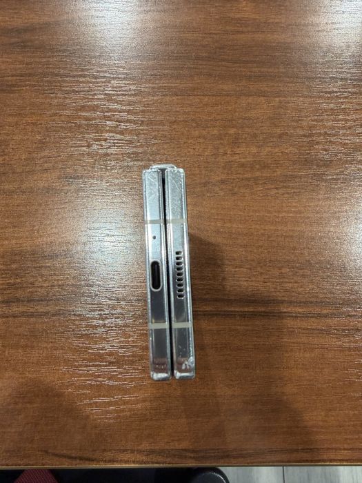 Смартфон Samsung Galaxy Z Fold5 бежевый