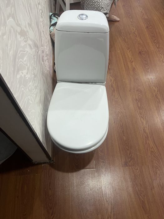 Унитаз Б/у белый