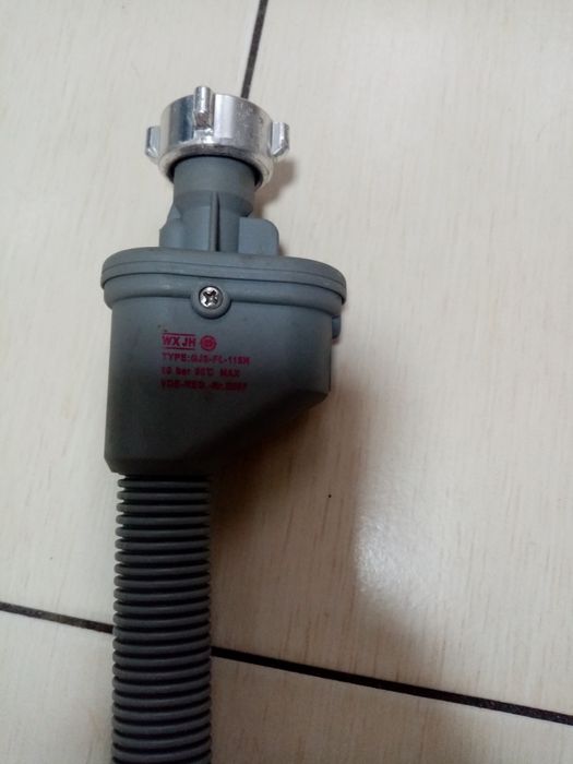 Шланг для стиральной машинки