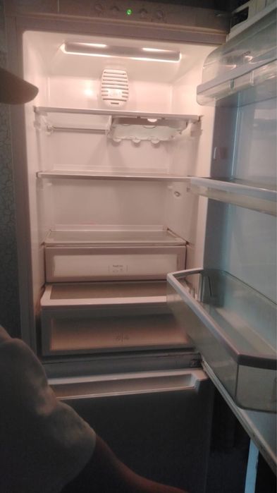 Продам холодильник