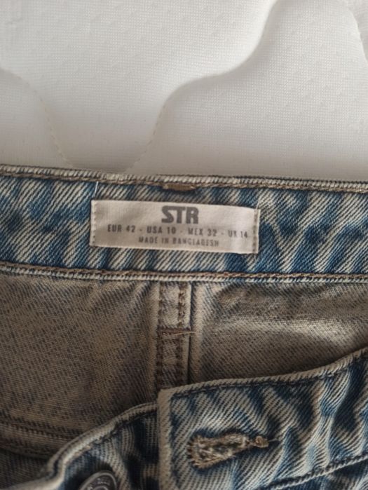 Дънки Stradivarius EUR 42