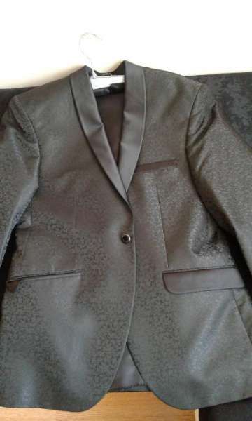 Мъжки черен костюм