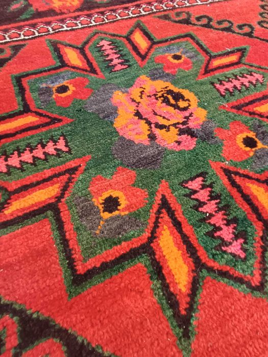 Қолдан тоқылған кілем. 1980 жылғы.