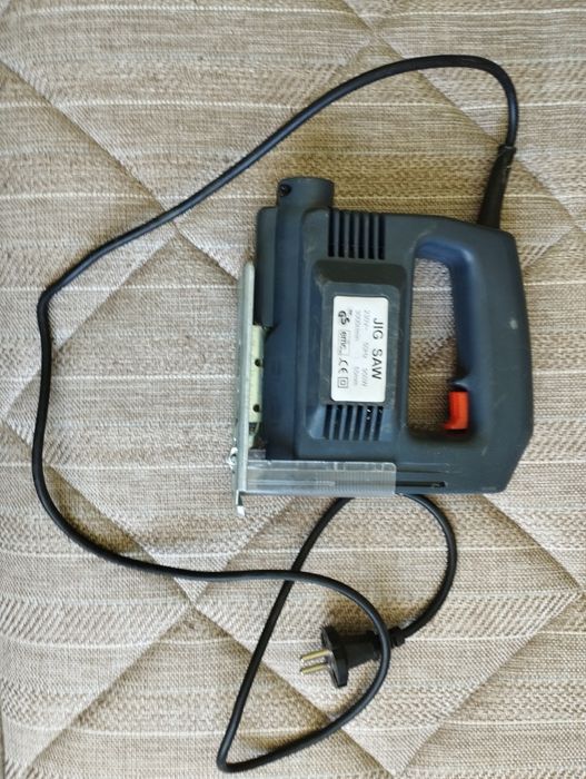 Электролобзик и перфоратор