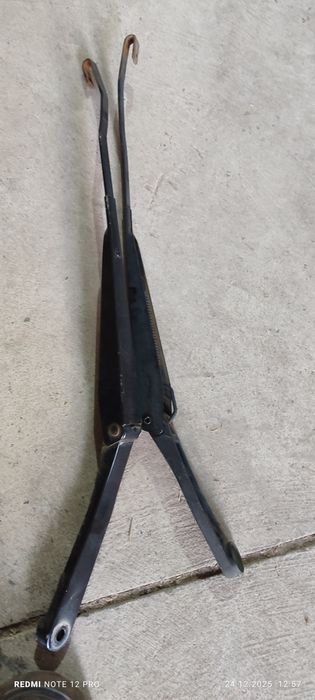 Продам поводки дворников Нексии1