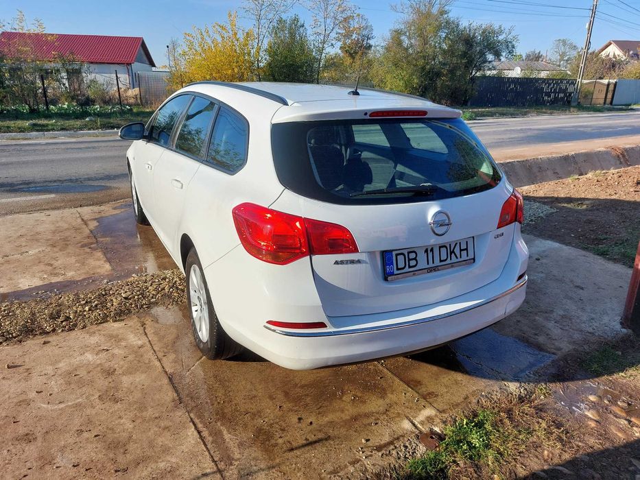 Opel astra j 1.7 cdti sports tourer