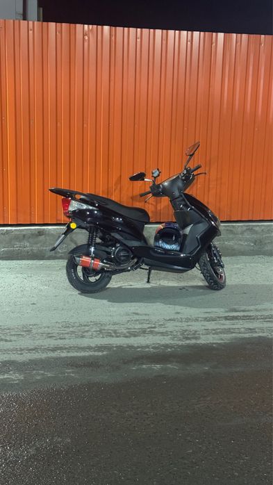 Продам скутер м8про