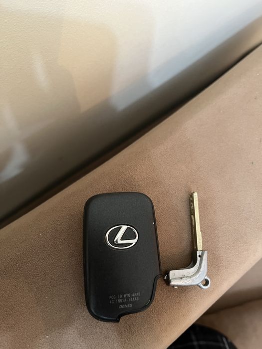 Ключ от Lexus 460