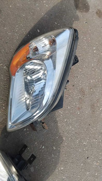 Far stanga/dreapta Kia Sportage an 2006