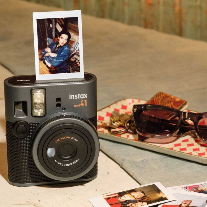 Instax Mini 41 — Стильный моментальный фотоаппарат. Есть доставка