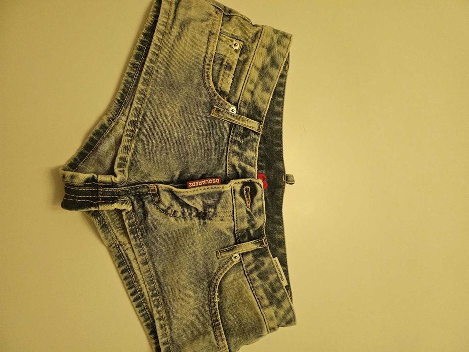 Blugi scurti Dsquared2