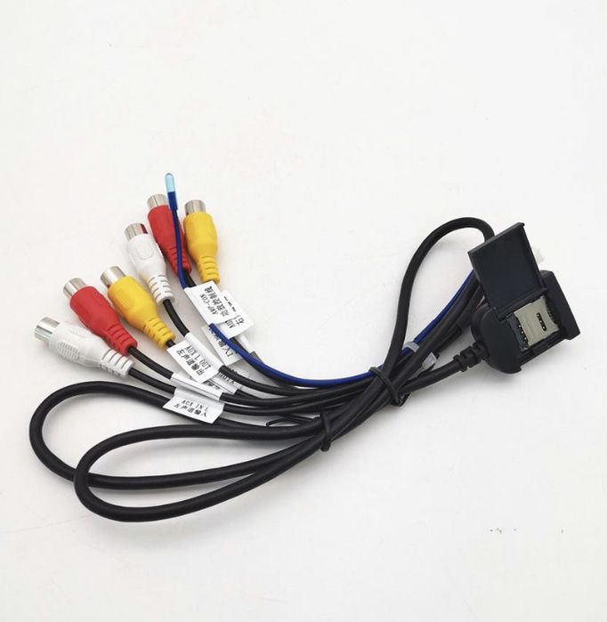 Cablu RCA / AUX-In/Out cu interfata 20 pini si slot de SIM 4G.