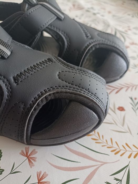 Детски черни сандали, размер 25