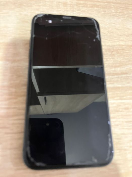 iPhone 11 б/у в хорошем состоянии