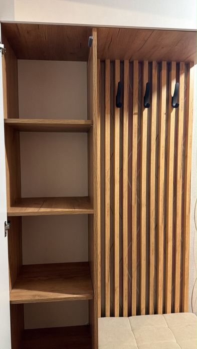 Продаю кух.гарнитур и прихожую