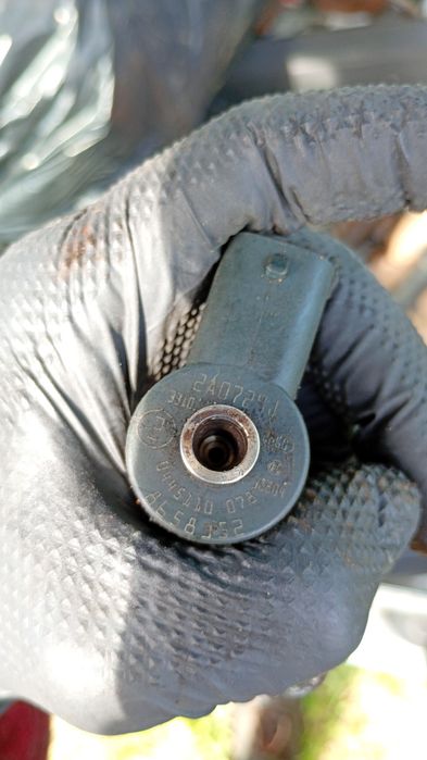 Kit injectoare injectie Volvo 2.4d pompa înalta injector 0445110078 cod 8658352